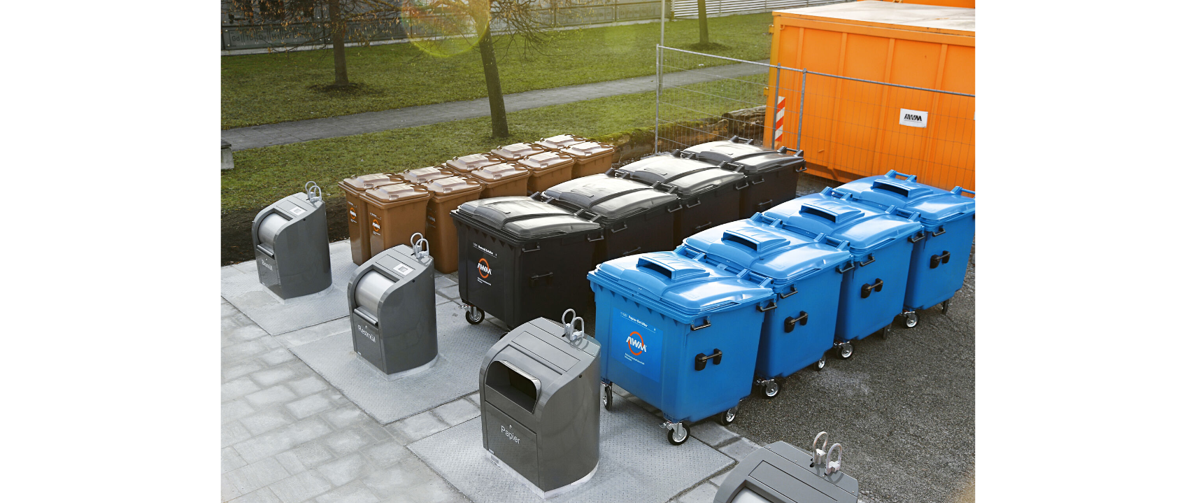 Unterflucontainer und Mülltonnen